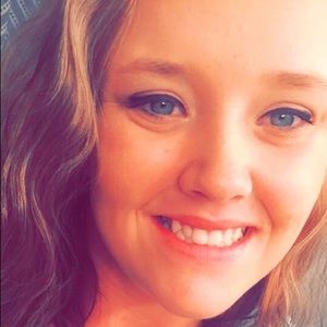 Meet your Posher, Carissa